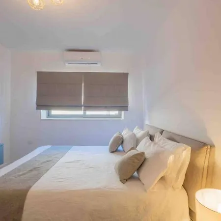 Wanderlust 2 * Sliema