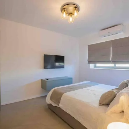Wanderlust 2 Feriehus Sliema
